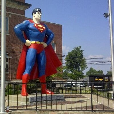 superman-statue.jpg