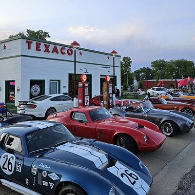 Bench Racers meeting.jpg
